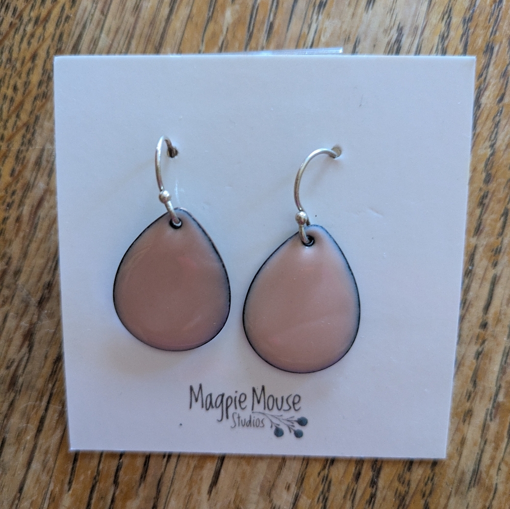 Magpie Mouse Dusty Pink Earrings